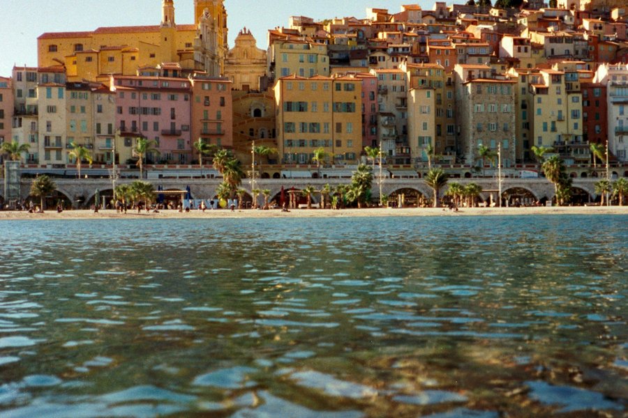 Menton en été — zone de livraison Loc’Air